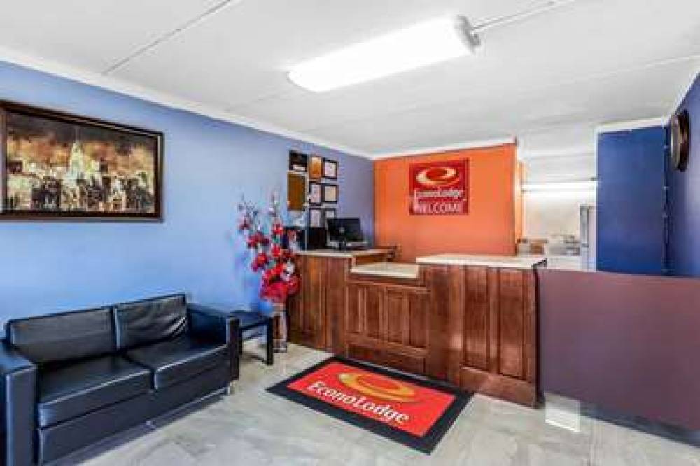 ECONO LODGE LAVONIA I-85 5