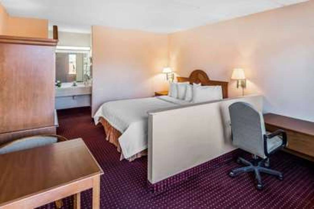 ECONO LODGE LAVONIA I-85 1
