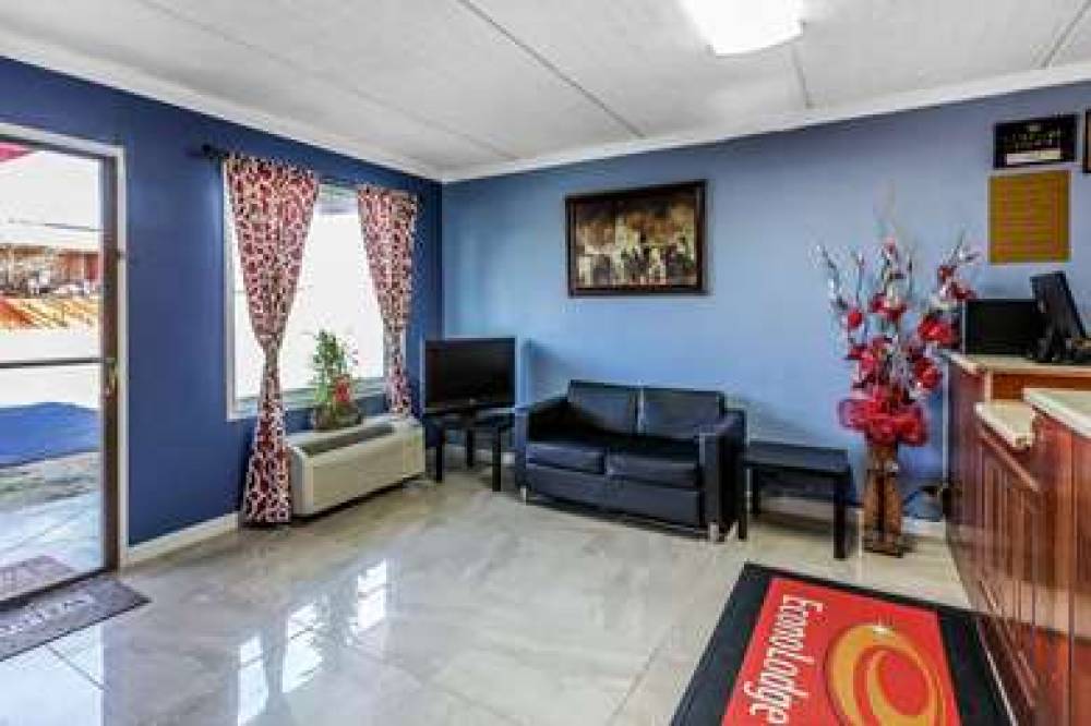 ECONO LODGE LAVONIA I-85 4