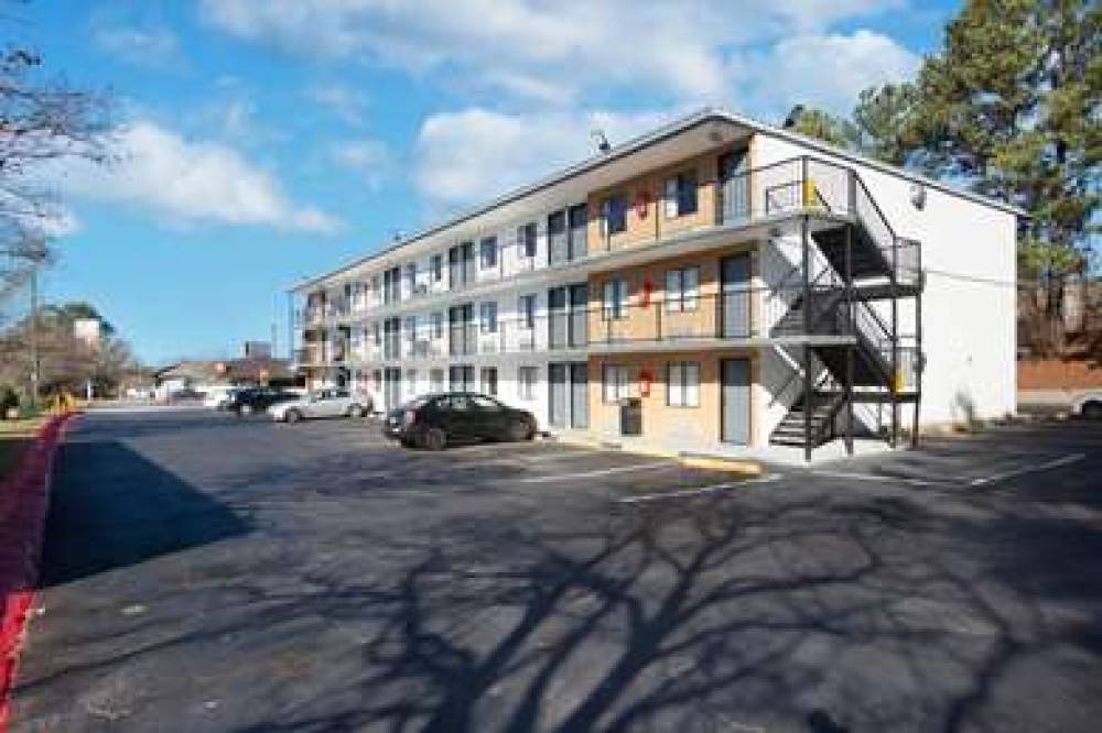 ECONO LODGE LITHONIA 1