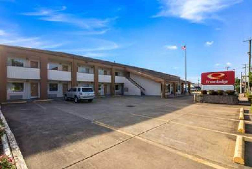 Econo Lodge Little Creek 4