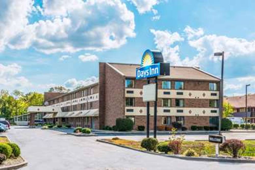 ECONO LODGE LOUISVILLE EAST 1
