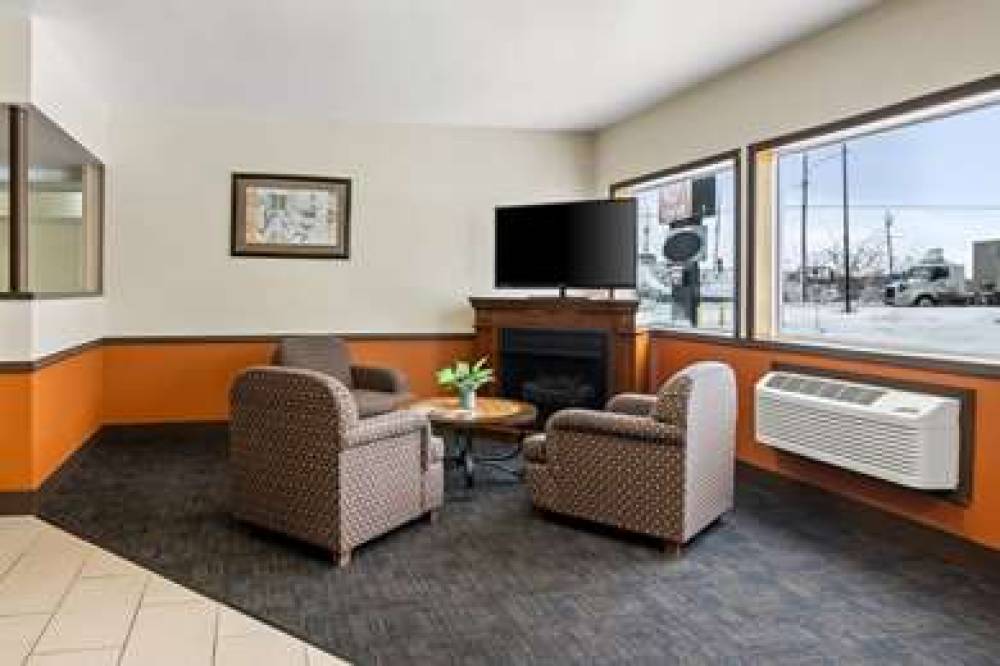 ECONO LODGE MANISTEE 6