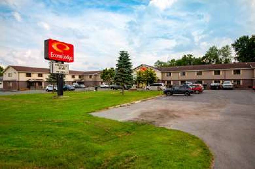 Econo Lodge Massena Hwy 37 1
