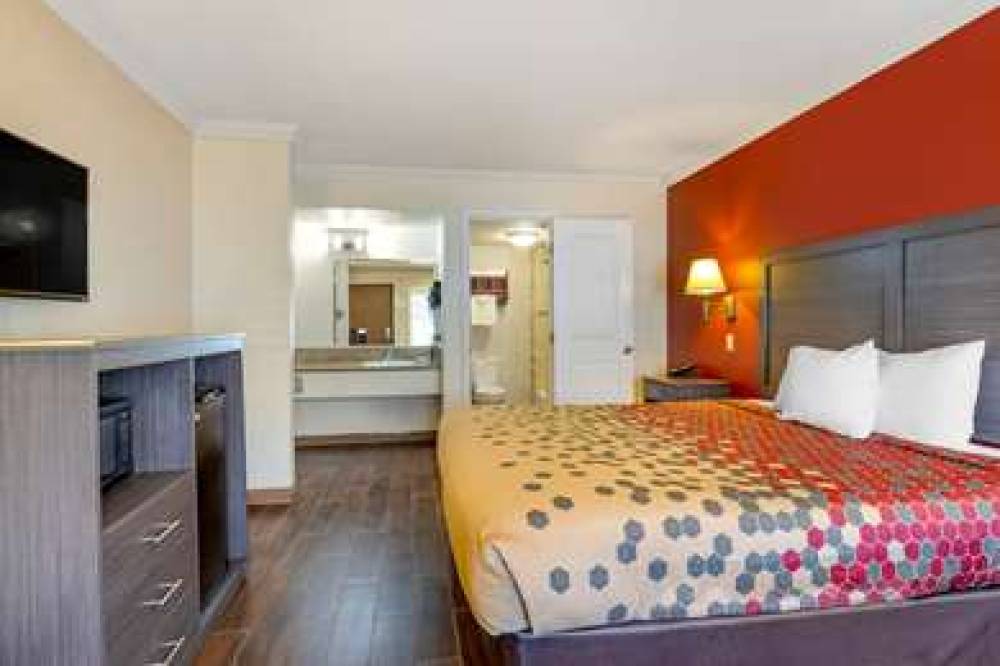 Econo Lodge Moreno Valley 8