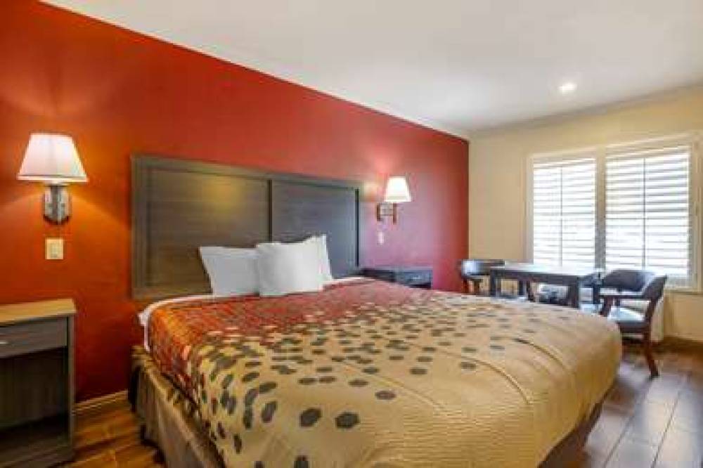 Econo Lodge Moreno Valley 10