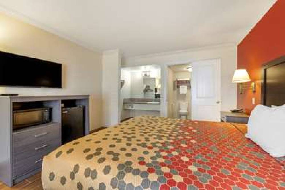 Econo Lodge Moreno Valley 9