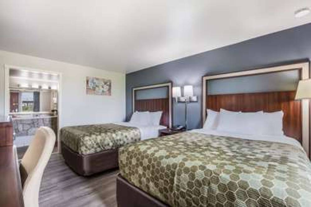 ECONO LODGE NEENAH 2