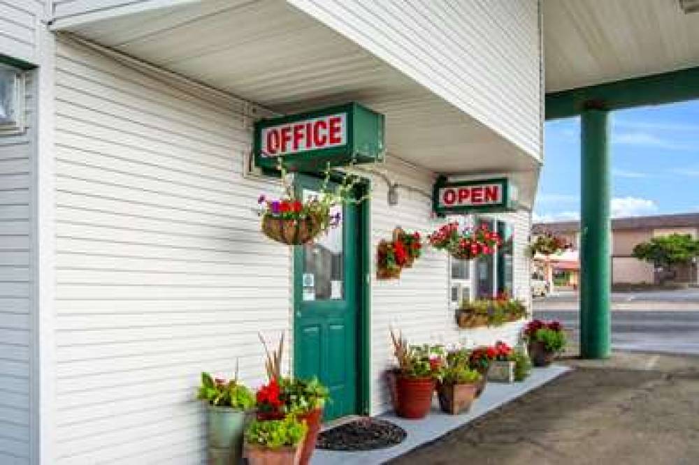 ECONO LODGE NEWPORT 2