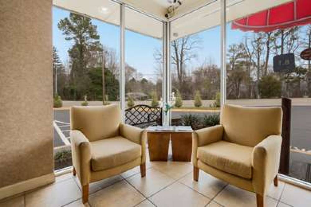 Econo Lodge Parkway/Historic Area 6