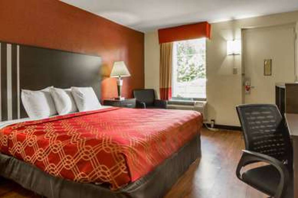 Econo Lodge Research Triangle Park 9