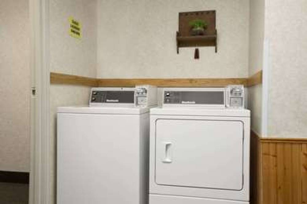 ECONO LODGE SCOTTSBLUFF 10