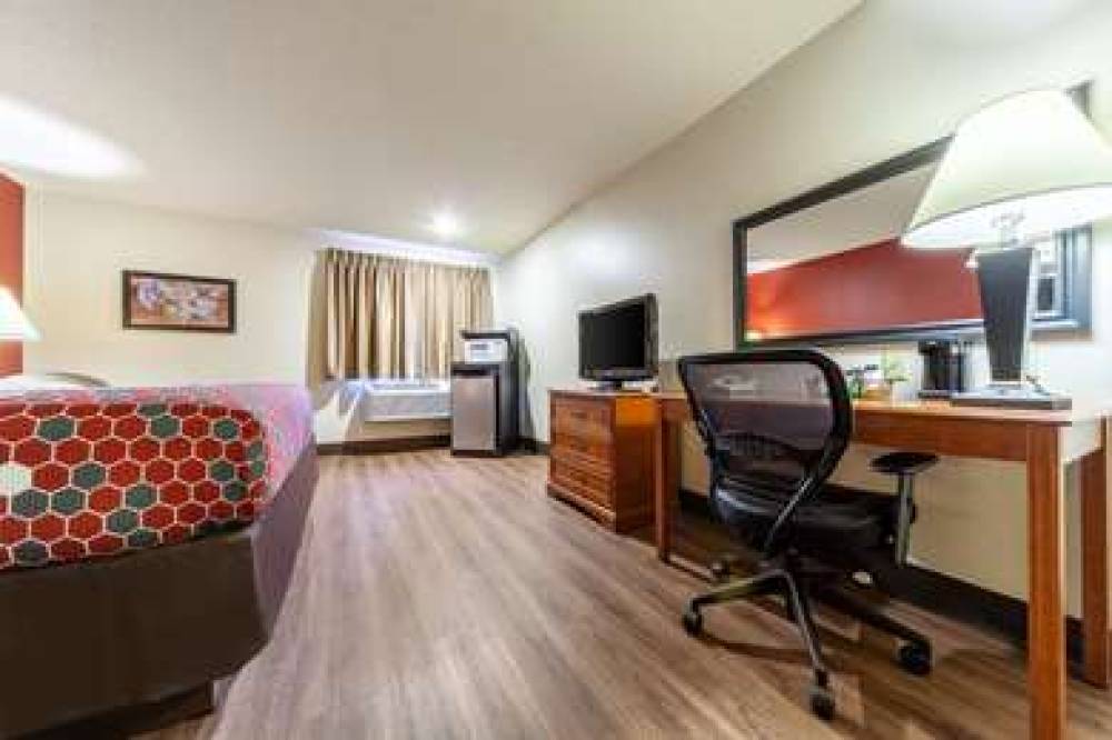 ECONO LODGE SIOUX CENTER 2