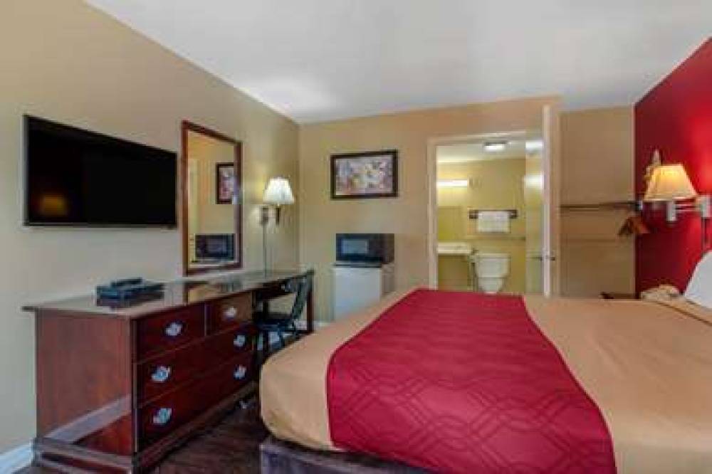 Econo Lodge Union City - Atlanta South 8