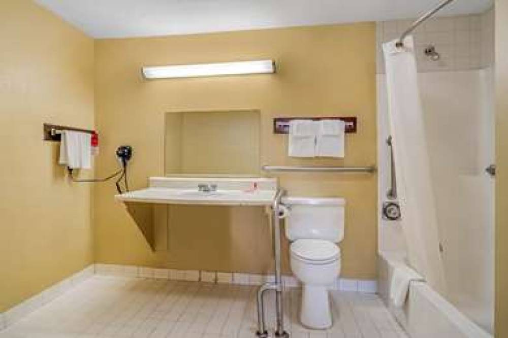 Econo Lodge Union City - Atlanta South 10