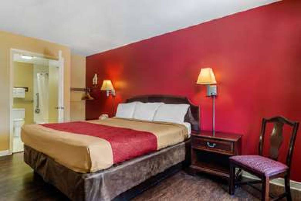 Econo Lodge Union City - Atlanta South 7