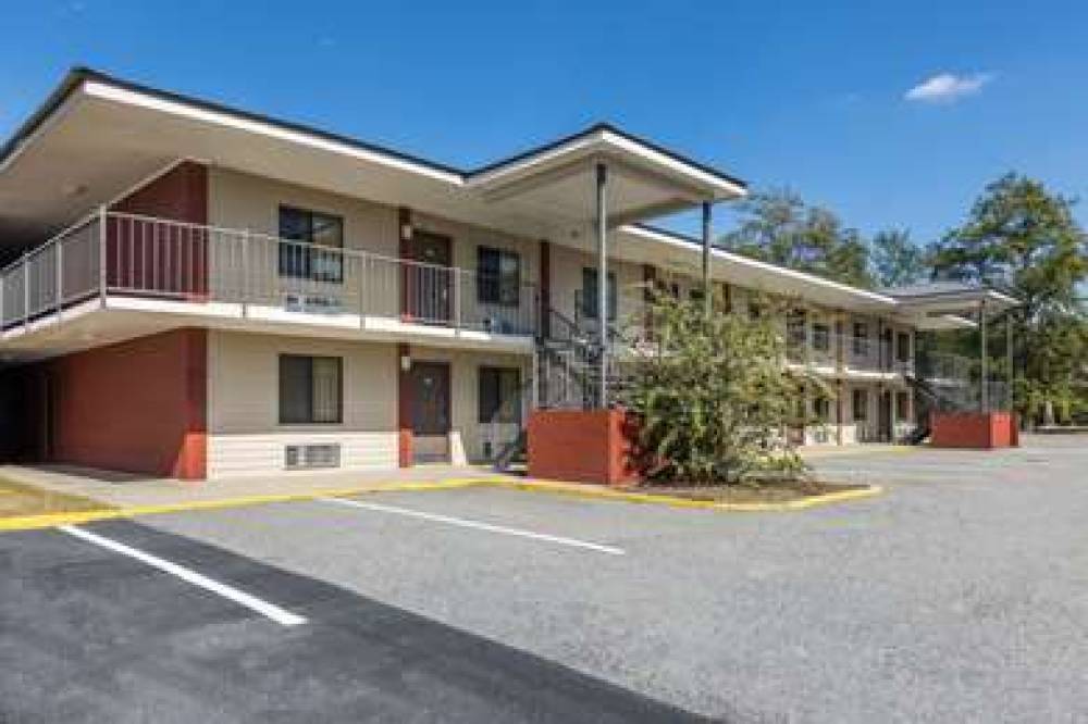 ECONO LODGE VIDALIA 6