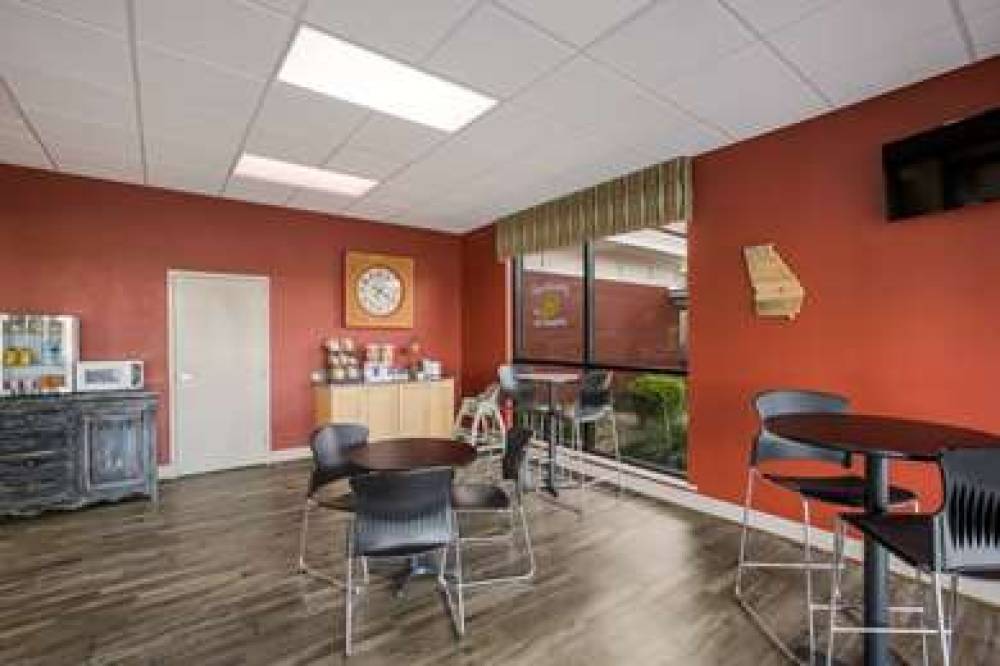 ECONO LODGE VIDALIA 2