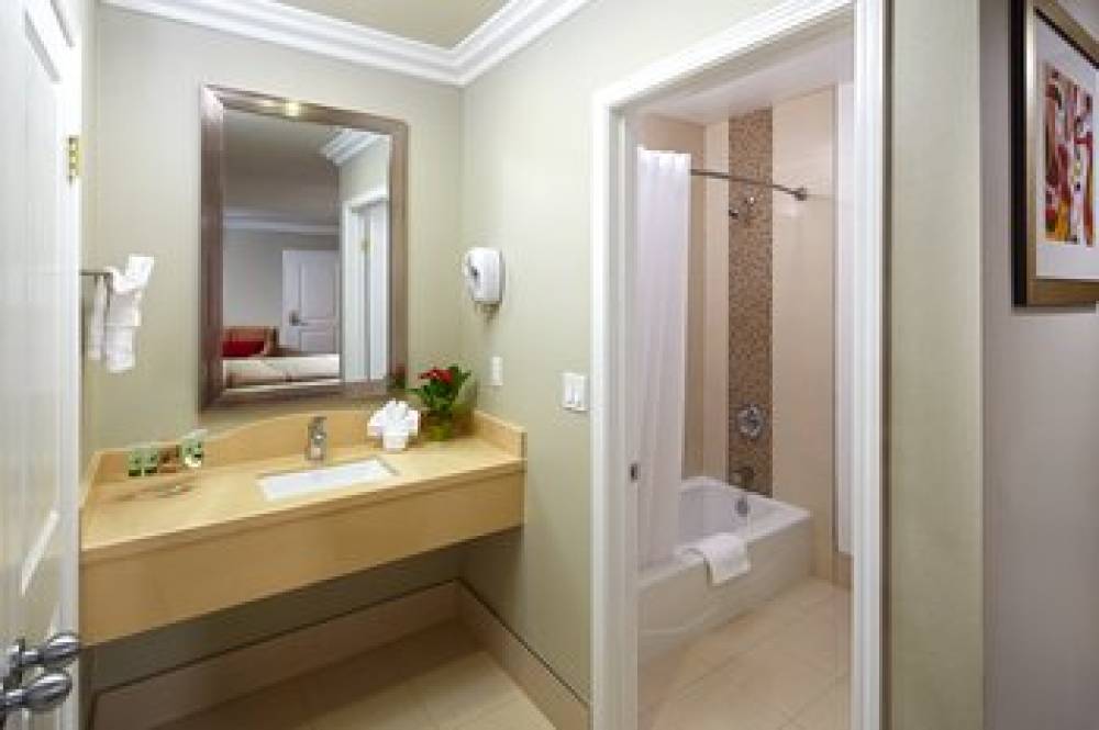 Eden Roc Inn & Suites Anaheim 3