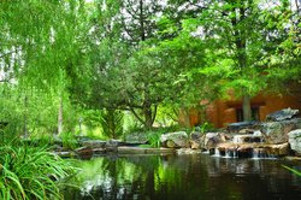 El Monte Sagrado Living Resort