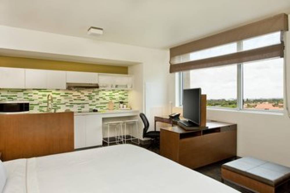 Element Miami Doral 9