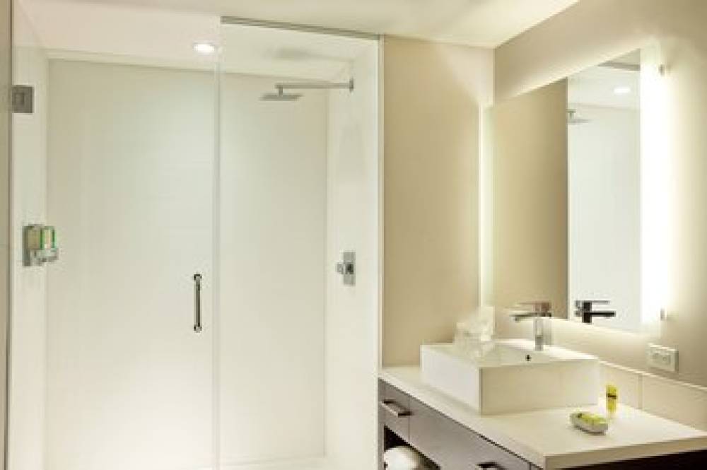 Element Miami Doral 8