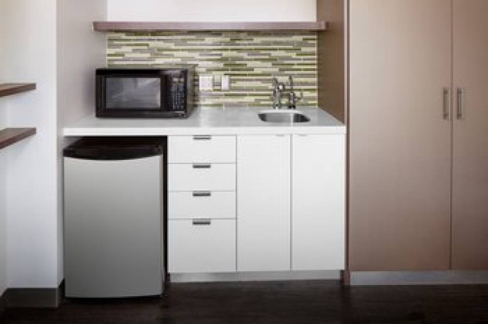 Element By Marriott Miami International Airport 7