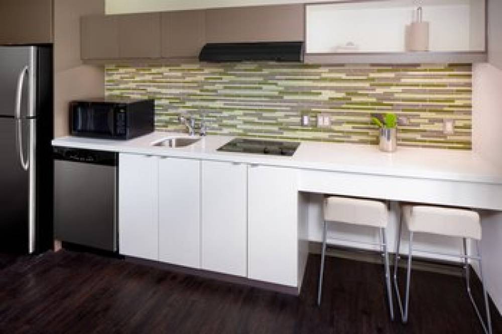 Element By Marriott Miami International Airport 8