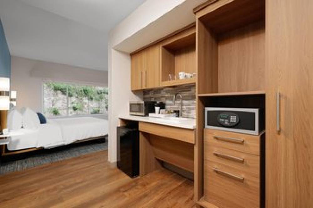 Element New York Wood Ridge 10