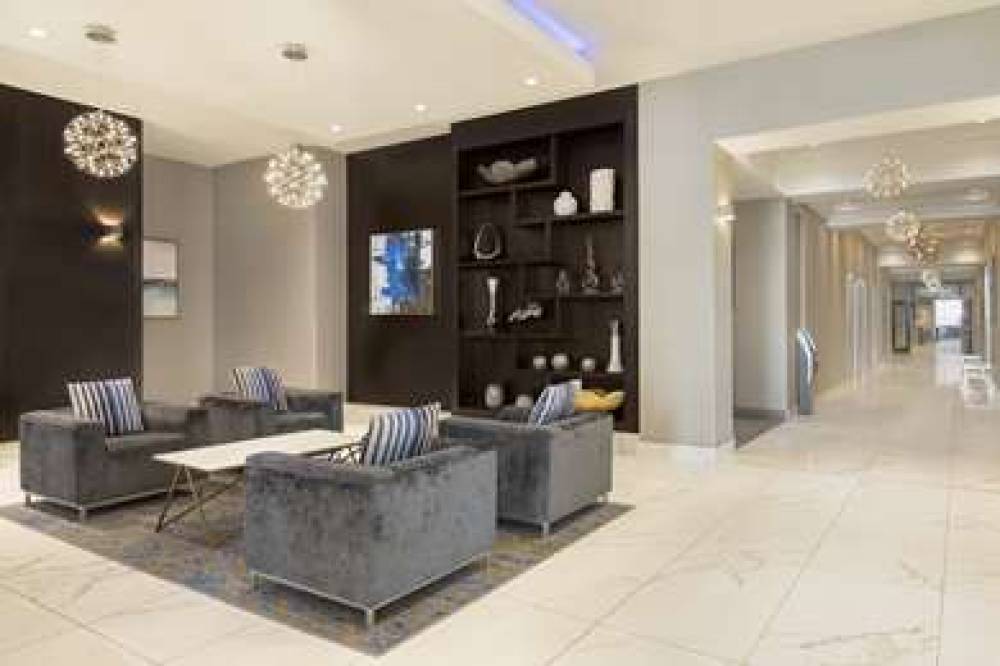 EMBASSY STES BY HILTON TORONTO ARPT 6