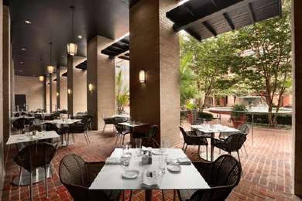 Embassy Suites By Hilton Alexandria-Old Town 9