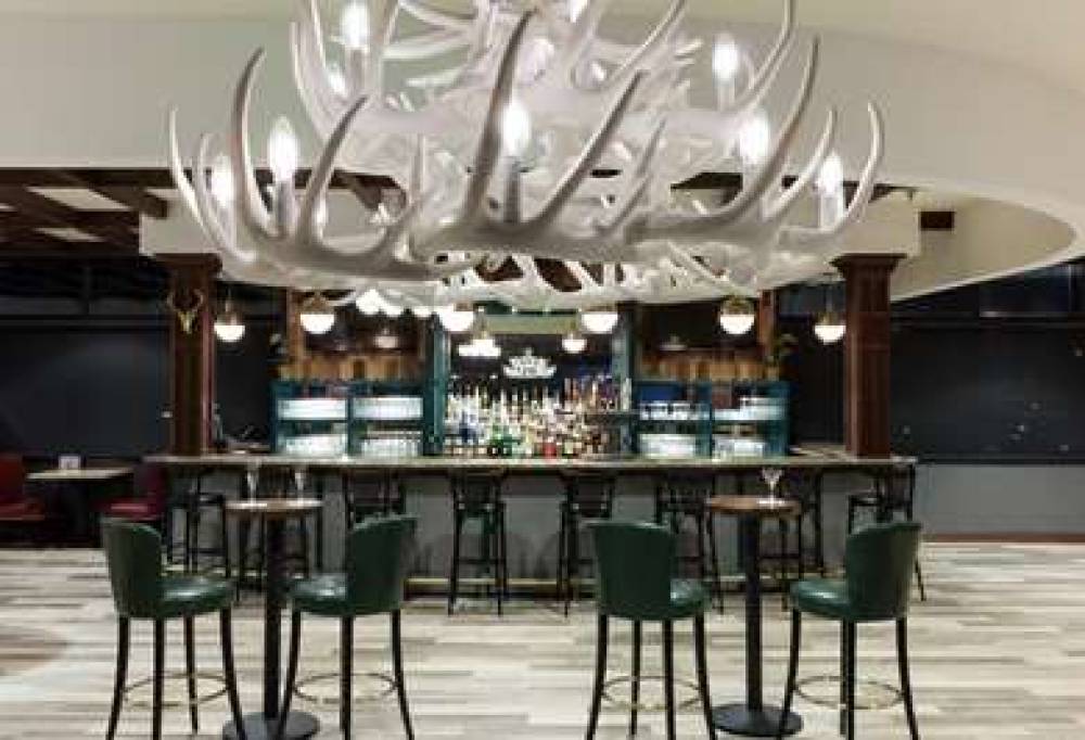 Embassy Suites By Hilton Anchorage 10