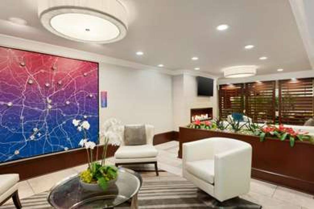Embassy Suites By Hilton Atlanta-Airport 8