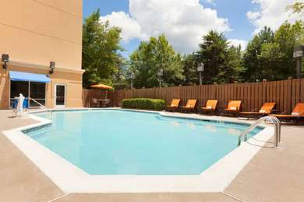 Embassy Suites By Hilton Atlanta-Airport 10