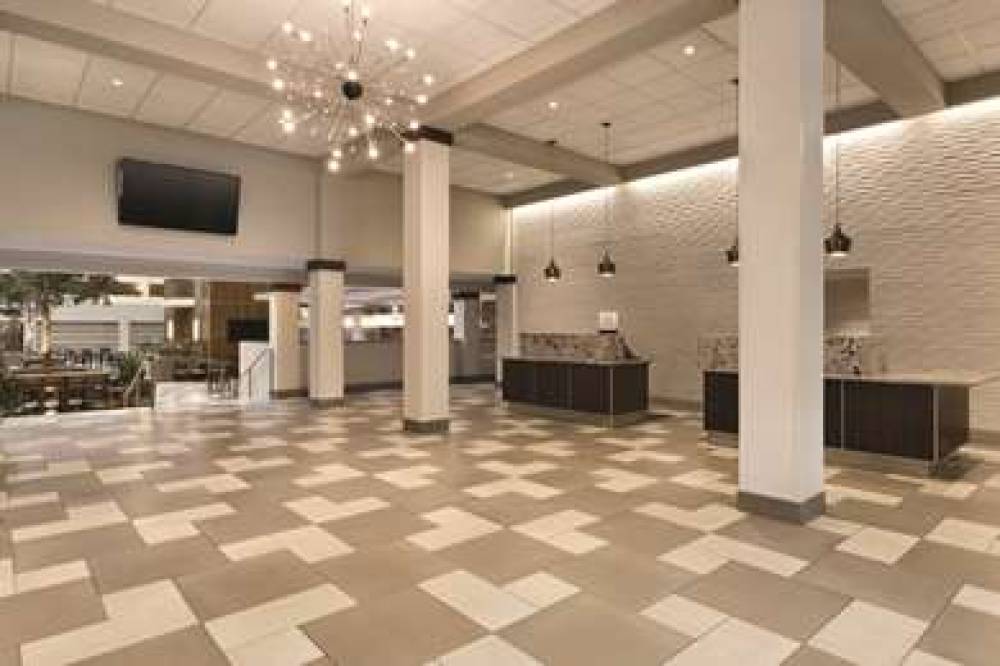 Embassy Suites By Hilton Bloomington/Minneapolis 10