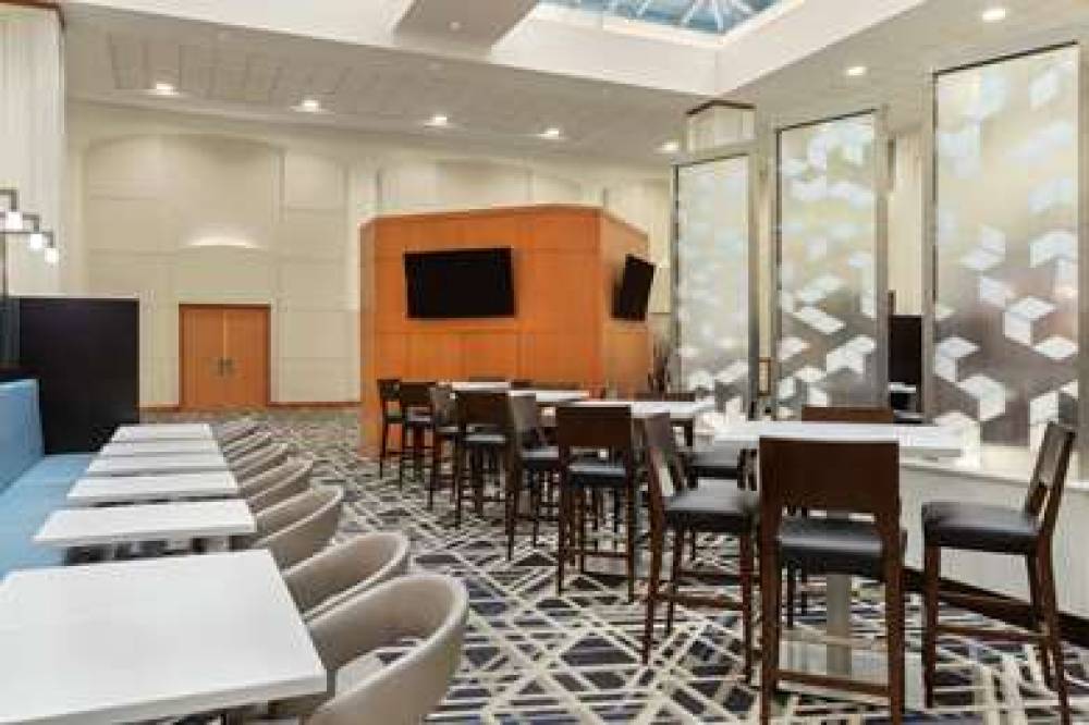 Embassy Suites By Hilton Boston At Logan Airport 2