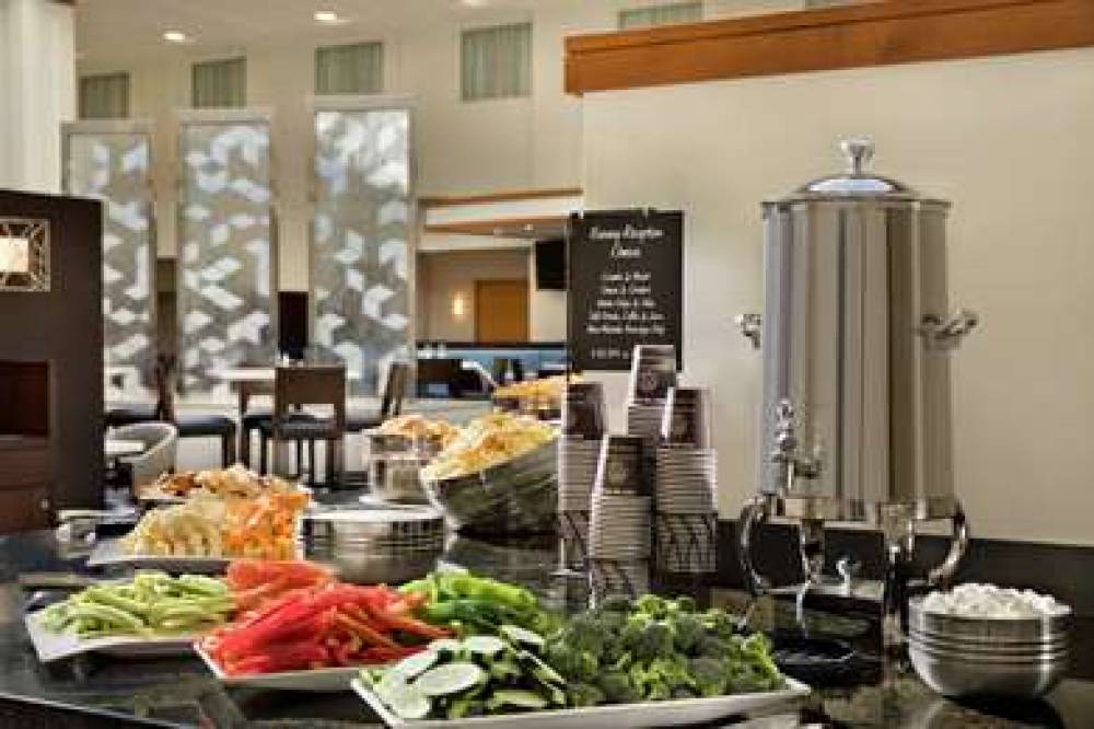 Embassy Suites By Hilton Boston At Logan Airport 6