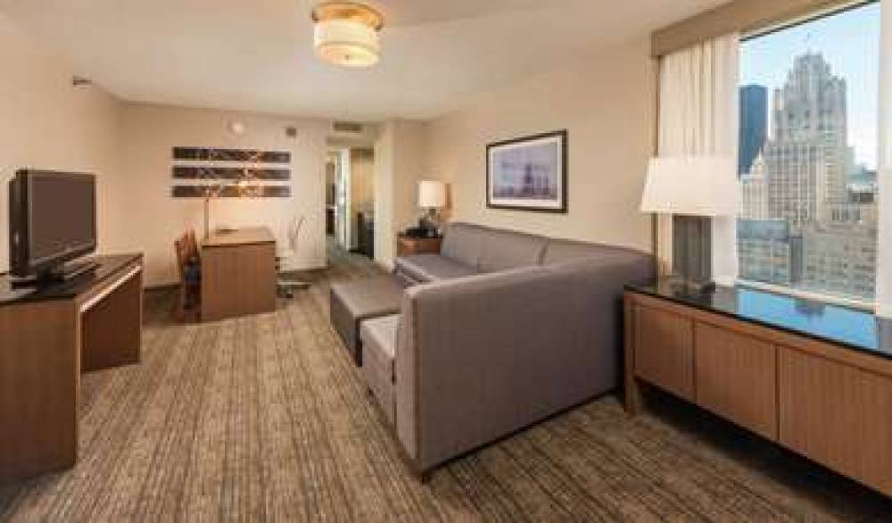 Embassy Suites By Hilton Chicago Magnificent Mile 4