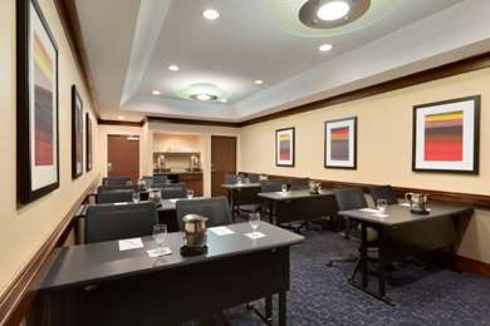 Embassy Suites By Hilton Chicago-North Shore-Deer 3