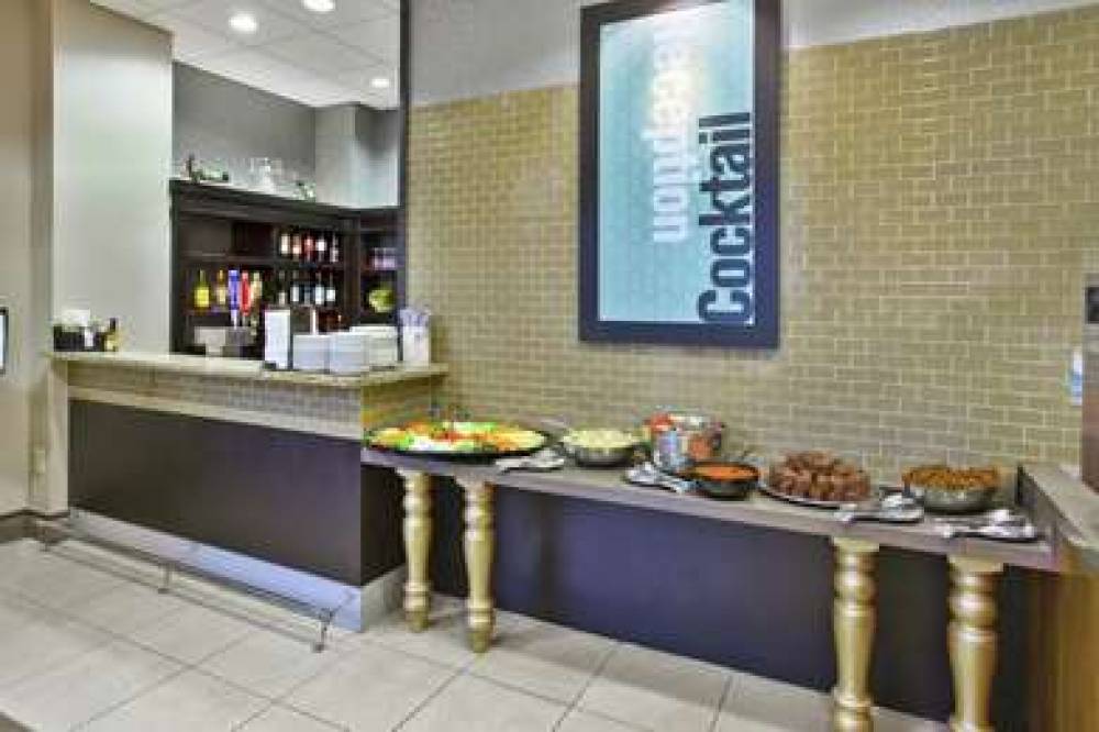 Embassy Suites By Hilton Columbus Airport 4