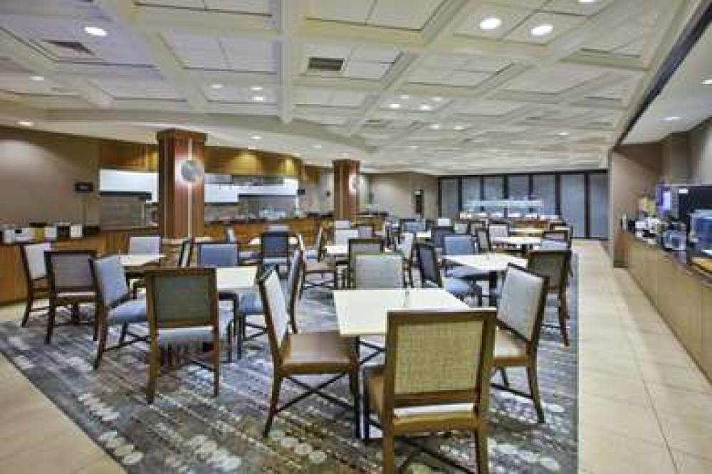 Embassy Suites By Hilton Columbus Airport 9