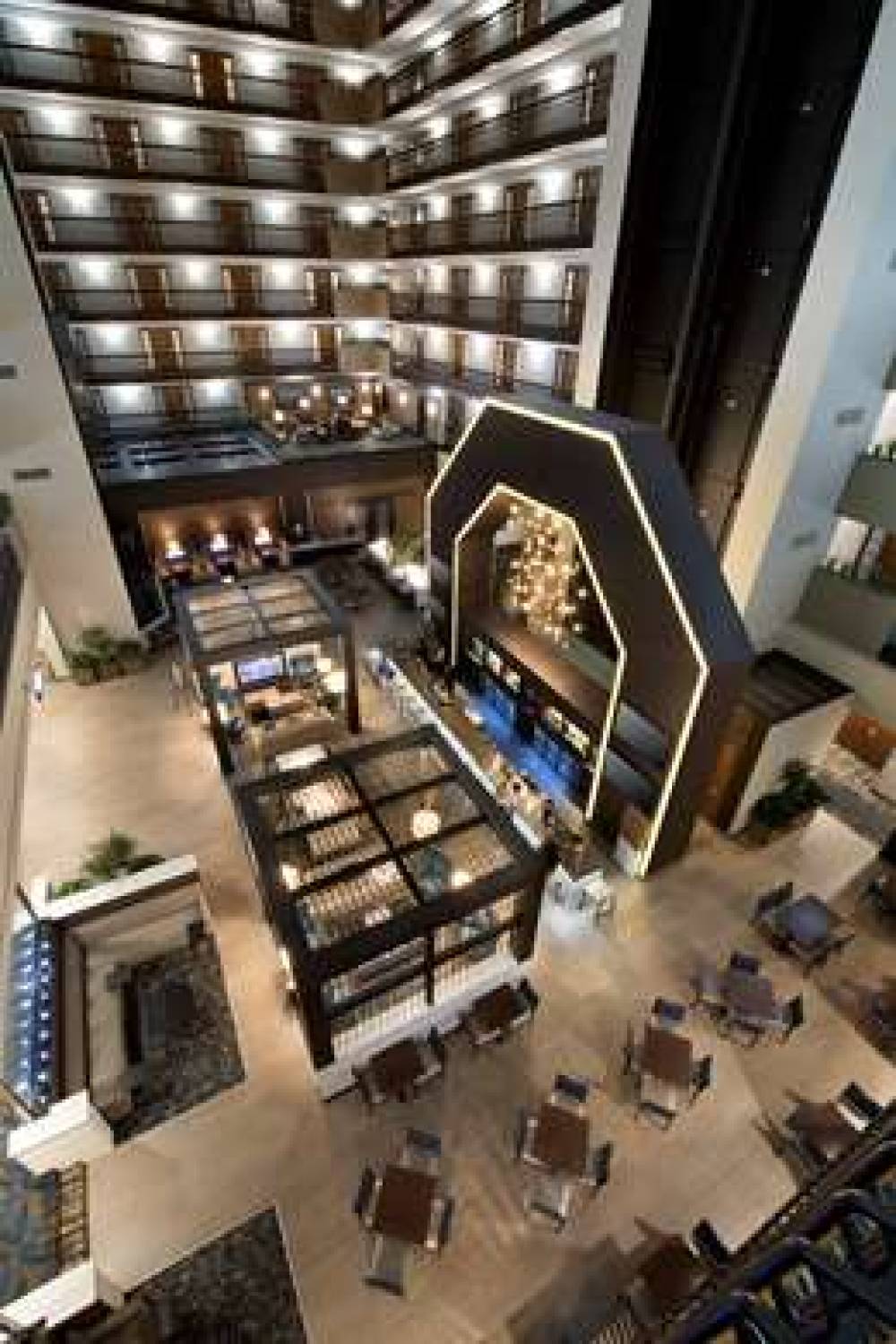 Embassy Suites By Hilton Columbus 10