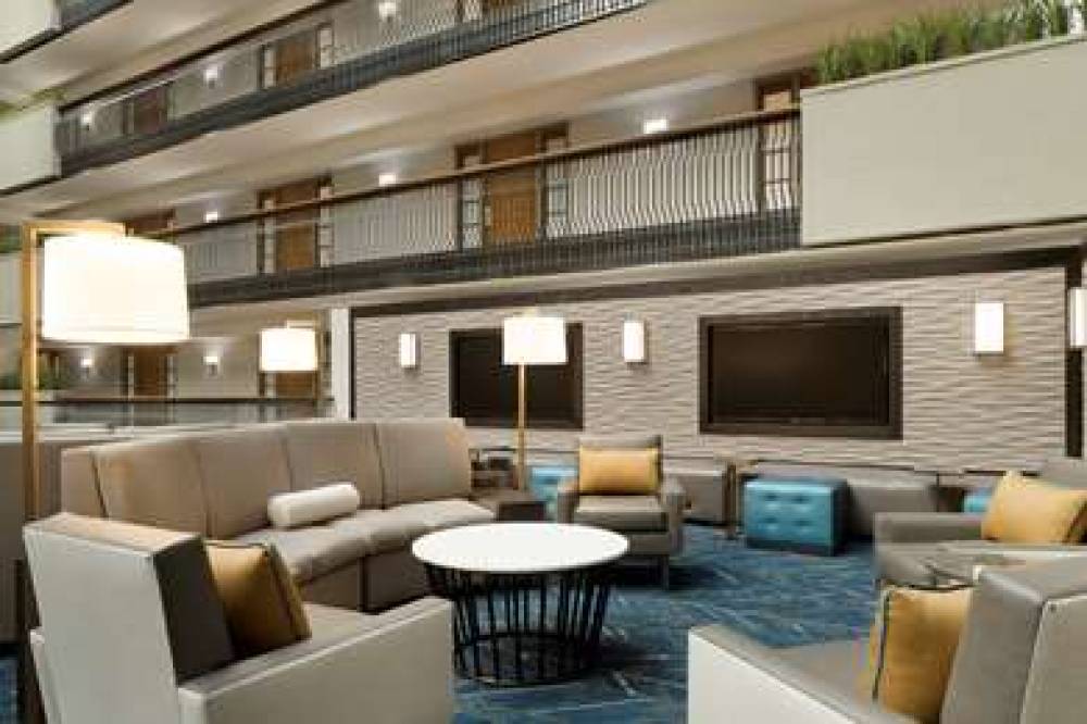 Embassy Suites By Hilton Columbus 8