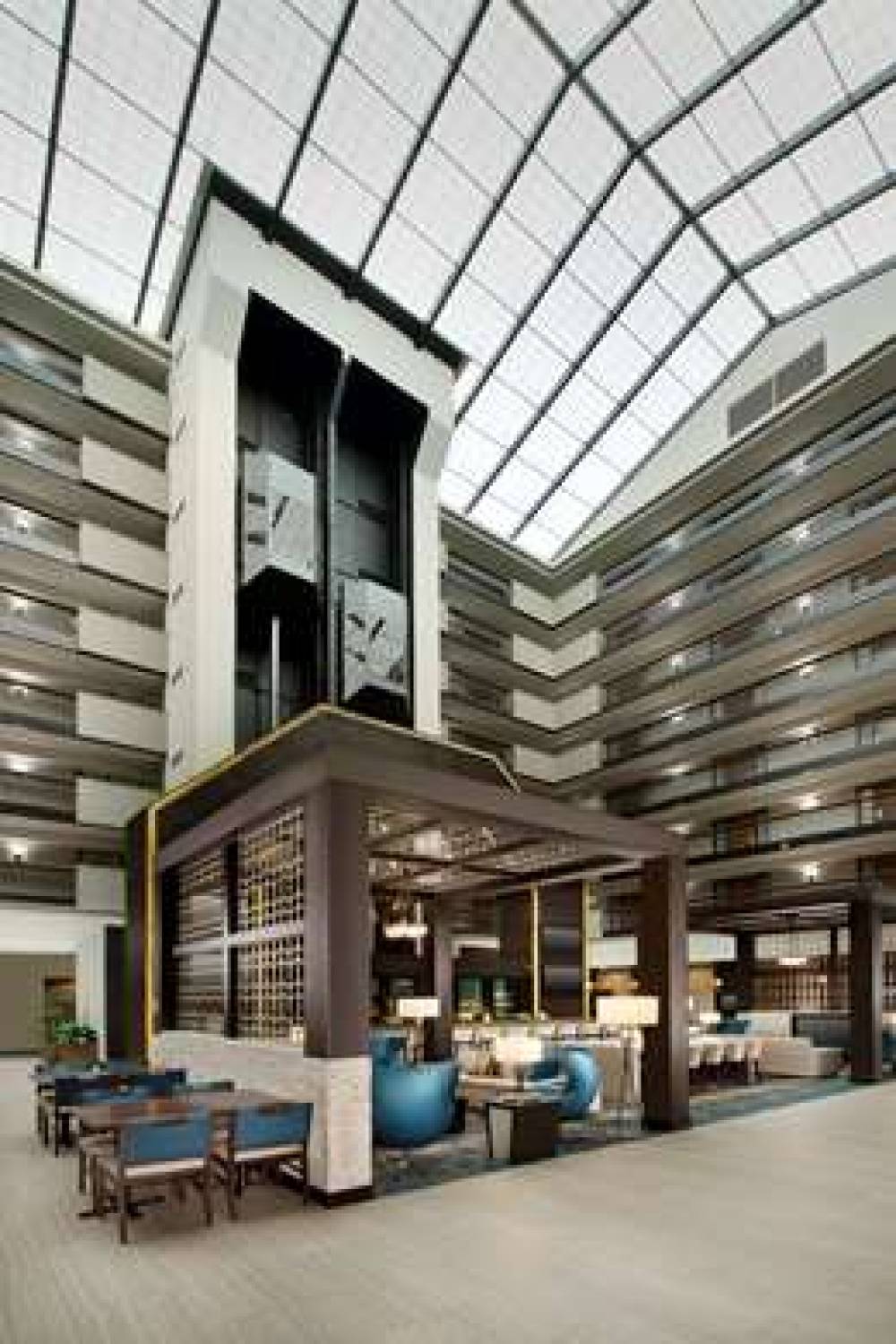 Embassy Suites By Hilton Columbus 6