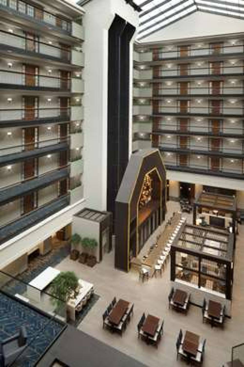 Embassy Suites By Hilton Columbus 3