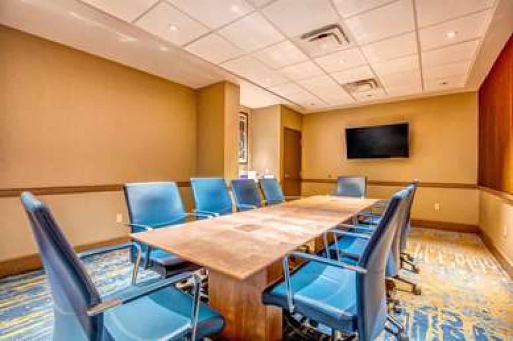 Embassy Suites By Hilton Memphis 8