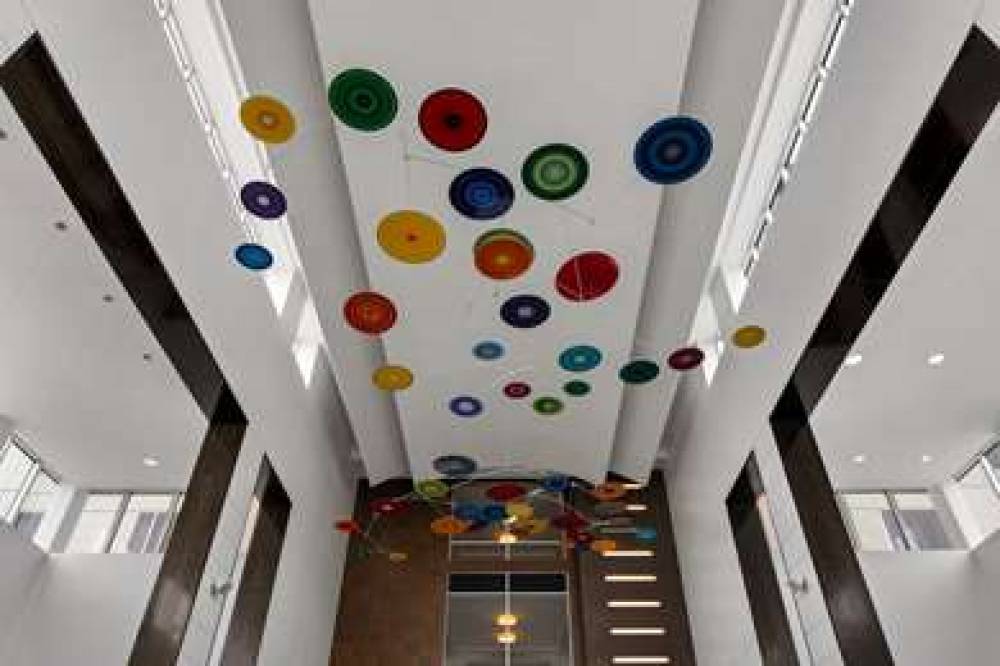 Embassy Suites By Hilton Newark Airport 5