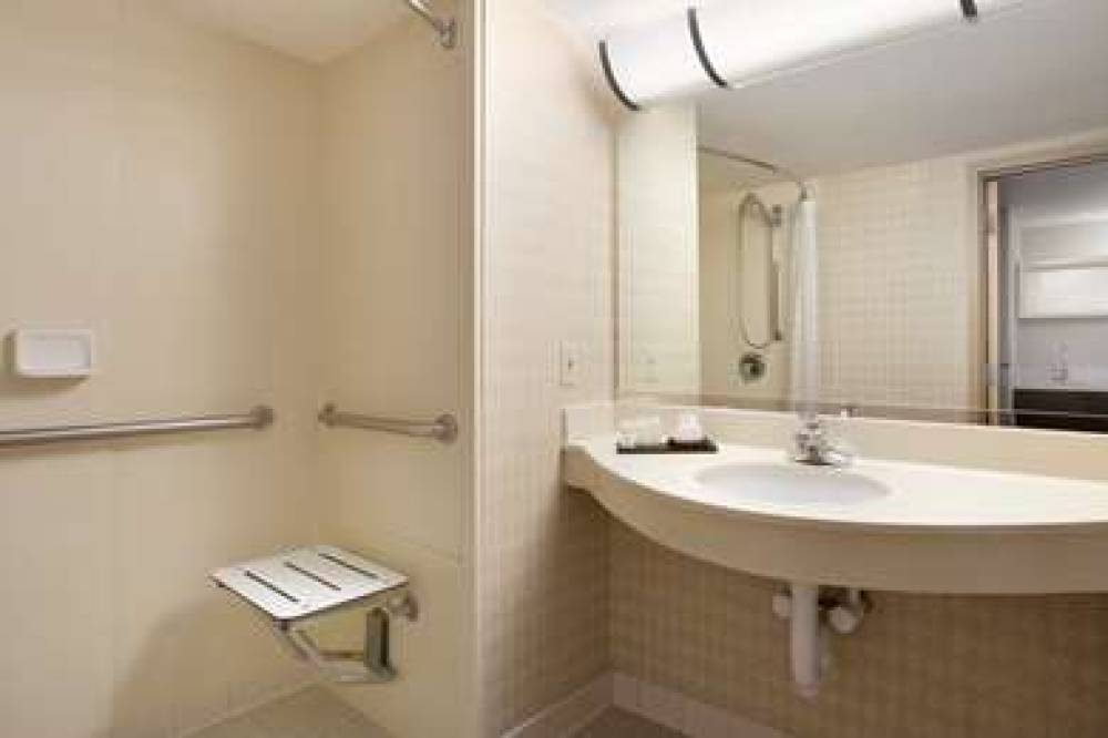 Embassy Suites By Hilton Newark-Wilmington South 2