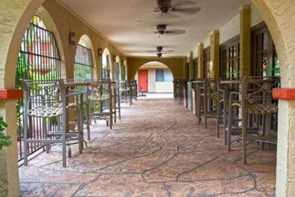Embassy Suites By Hilton Phoenix Airport