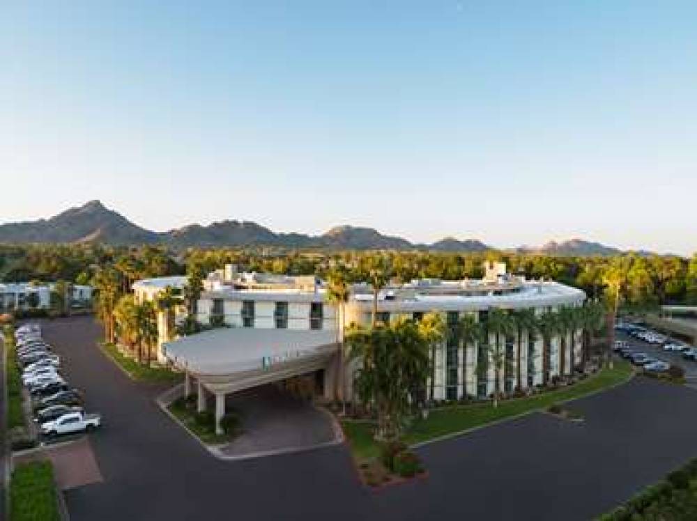 Embassy Suites By Hilton Phoenix Biltmore